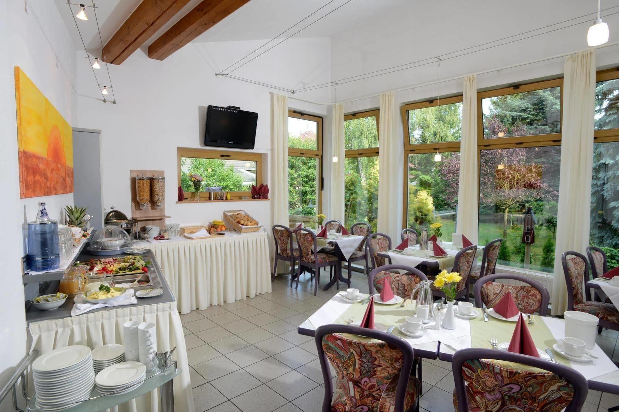 Port Inn Hotel Eichwalde Exterior foto
